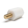 Entretoise isolante hexagonale filetée mâle/femelle plastique PA6.6 insert laiton M5 - 12,7 mm sur plats